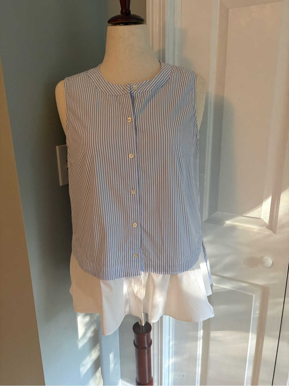 J. McLaughlin Blue and White Striped Sleeveless Button-Down Top